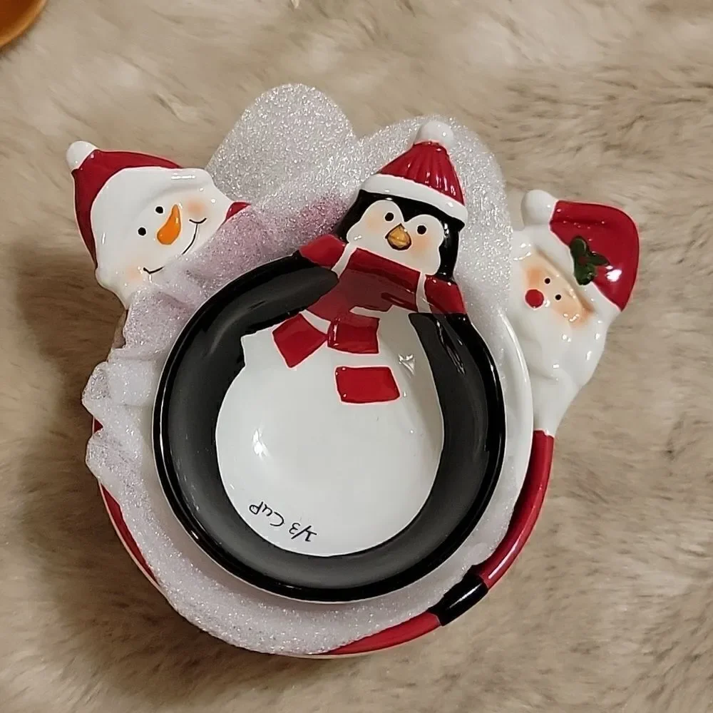 CHRISTMAS SANTA SNOWMAN REINDEER PENGUIN NESTING MEASURING CUP 4-PIECE SET